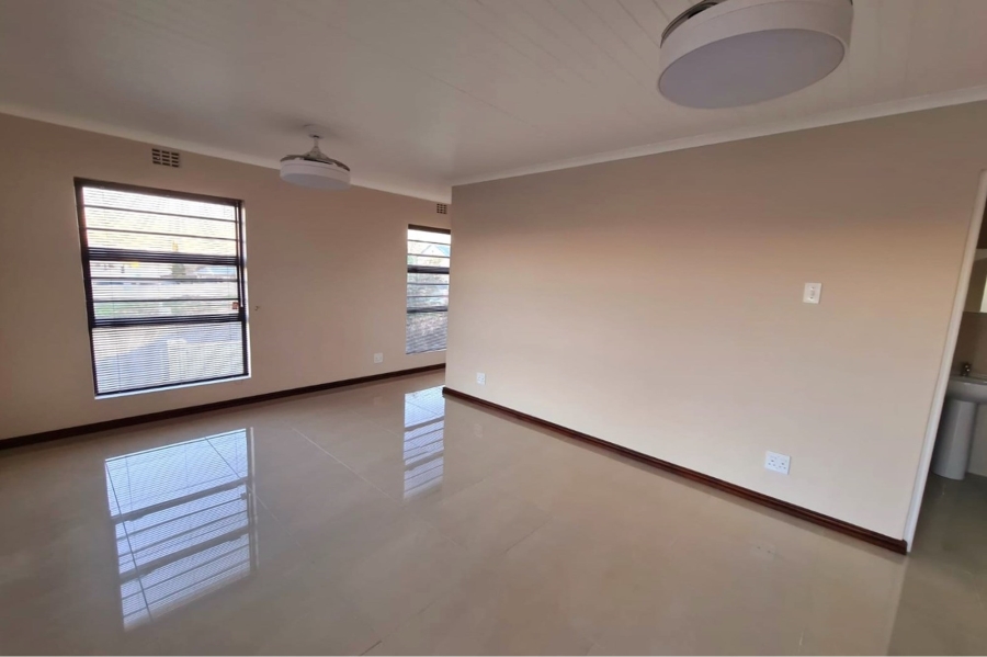 4 Bedroom Property for Sale in Tafelzicht Western Cape